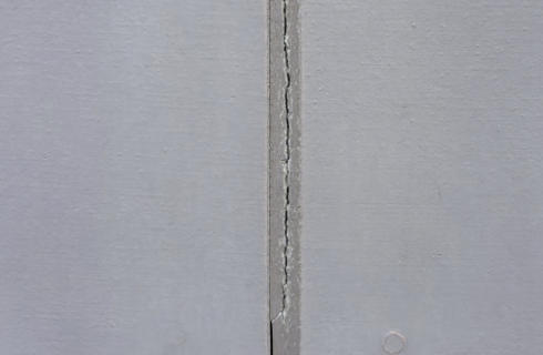 コーキングのひび割れ